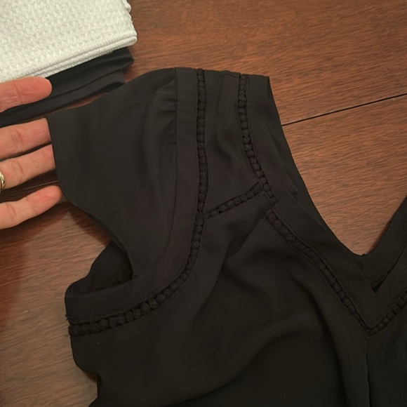 Maeve flutter sleeve blouse. - Picture 4 of 7